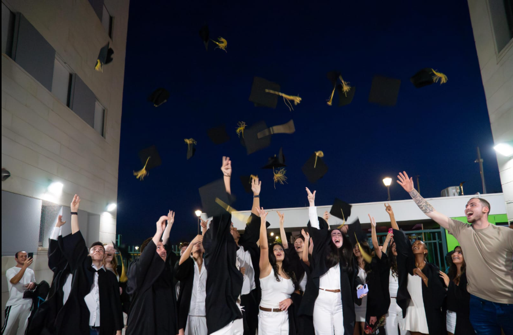 מחזור ראשון — רגע היסטורי