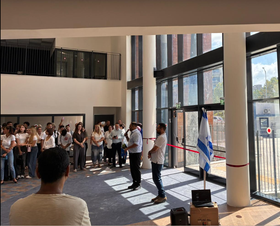 פתיחת שנה הלימודים במבנה החדש של בית הספר 
