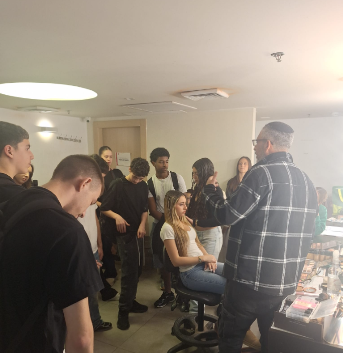 סיור לימודי בחדשות 14 – מאחורי הקלעים (תמונה 2)