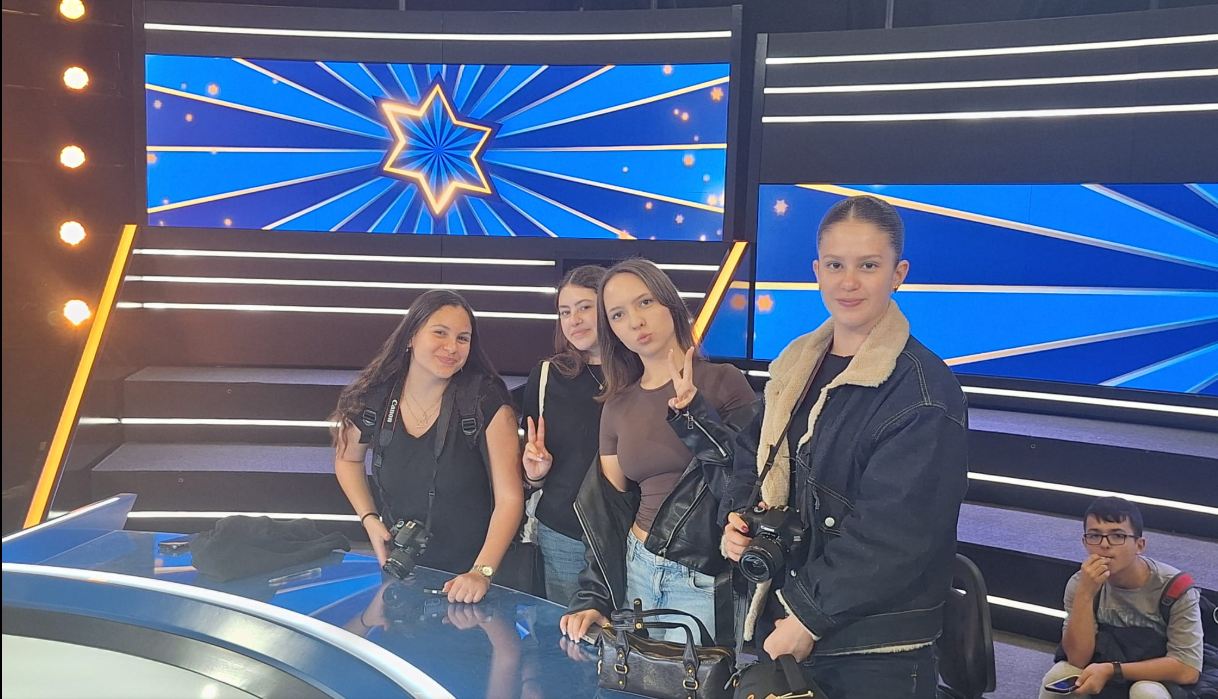 סיור לימודי בחדשות 14 – אולפן ושידור חי (תמונה 3)